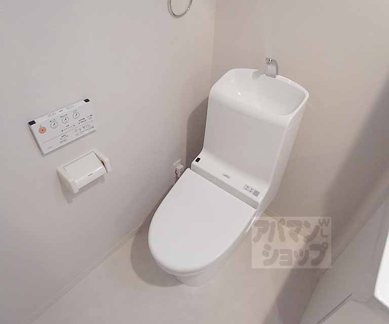 トイレ　ウォシュレット！なんかスタイリッシュ。