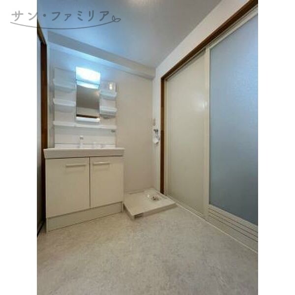 洗面設備　同一物件別部屋写真