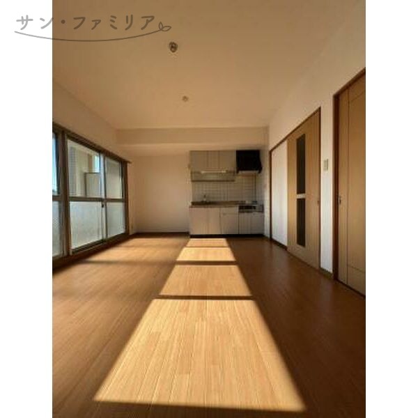 居室・リビング　同一物件別部屋写真