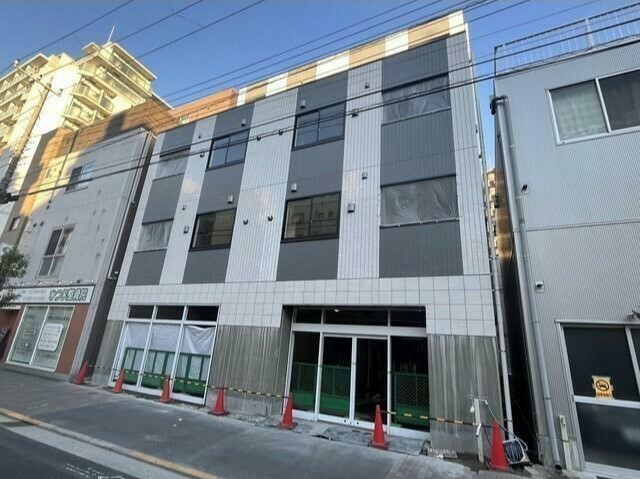 建物外観　５階建ての賃貸マンション