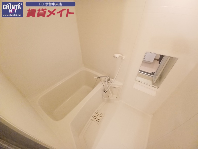 バス・シャワールーム　別部屋反転画像参考