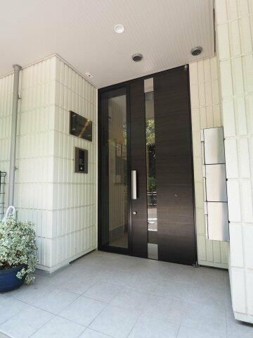 エントランス　清潔なエントランスです