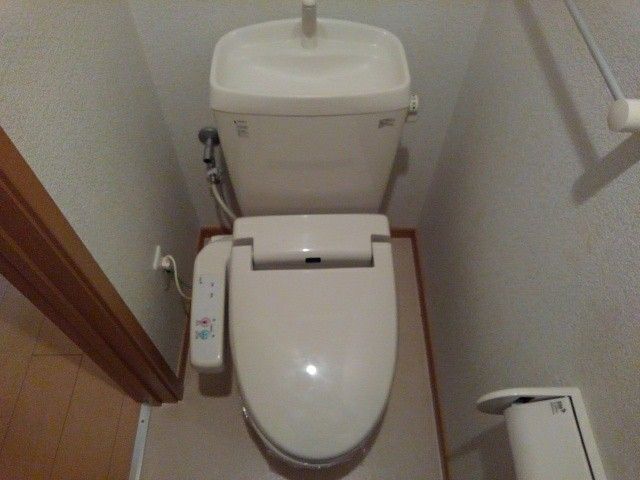 ヴェルサン・カメリア Iのトイレ写真