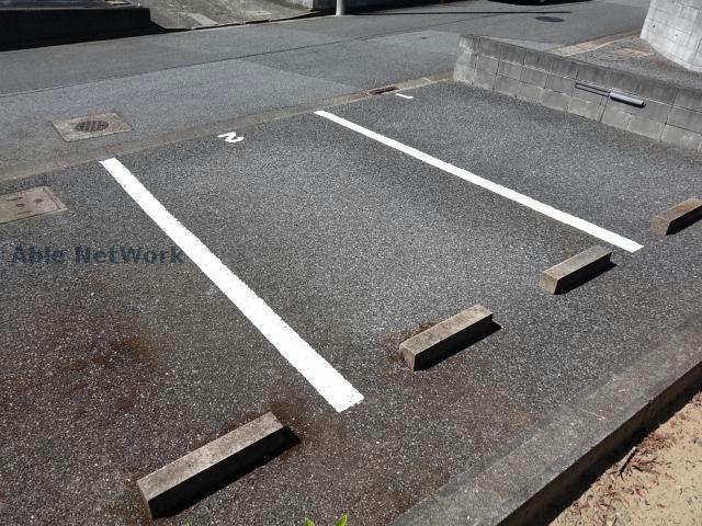 駐車場　駐車場