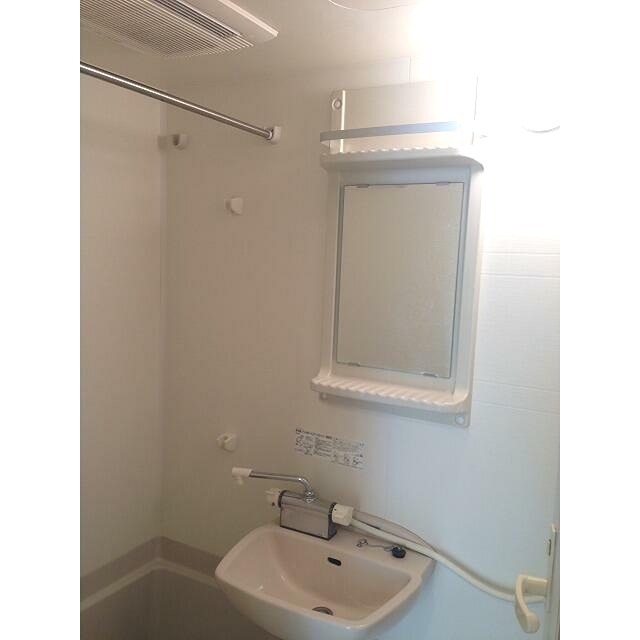 洗面設備　同仕様写真含む