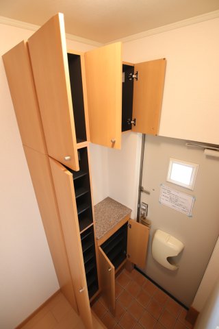 収納　シューズボックス