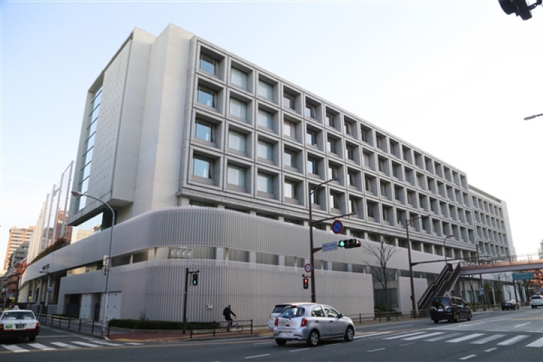 小学校　福岡市立舞鶴小・中学校（小学校）まで491m