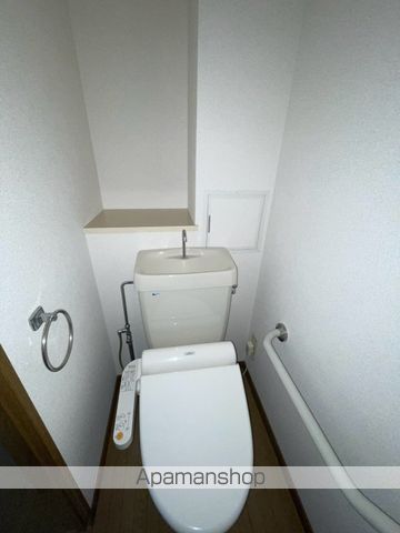 富山地鉄富山市内線 桜橋駅 徒歩6分 11階建 築31年のトイレ写真
