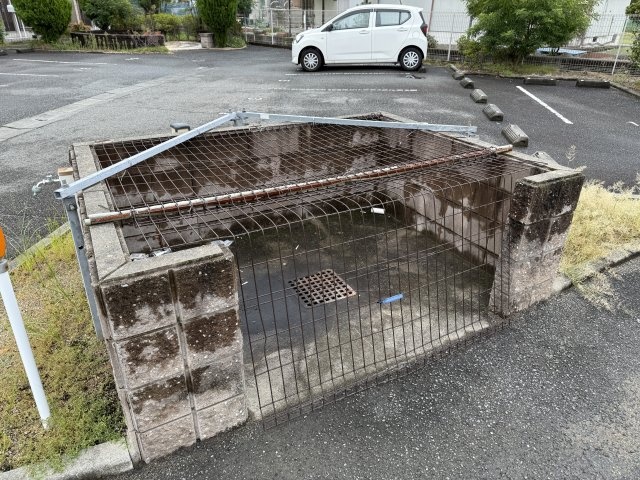 その他　ゴミ置き場（その他）まで5m
