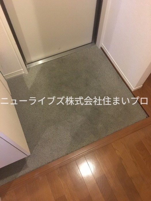 京阪本線 大和田駅 徒歩1分 3階建 築15年の玄関写真