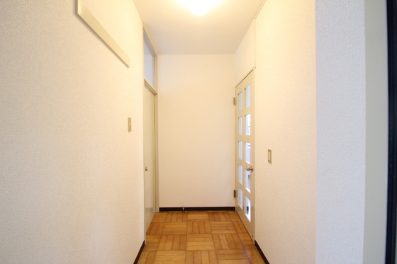 玄関　※別号室の写真です
