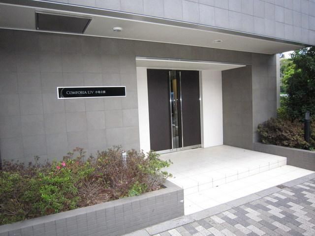 建物外観　建物正面