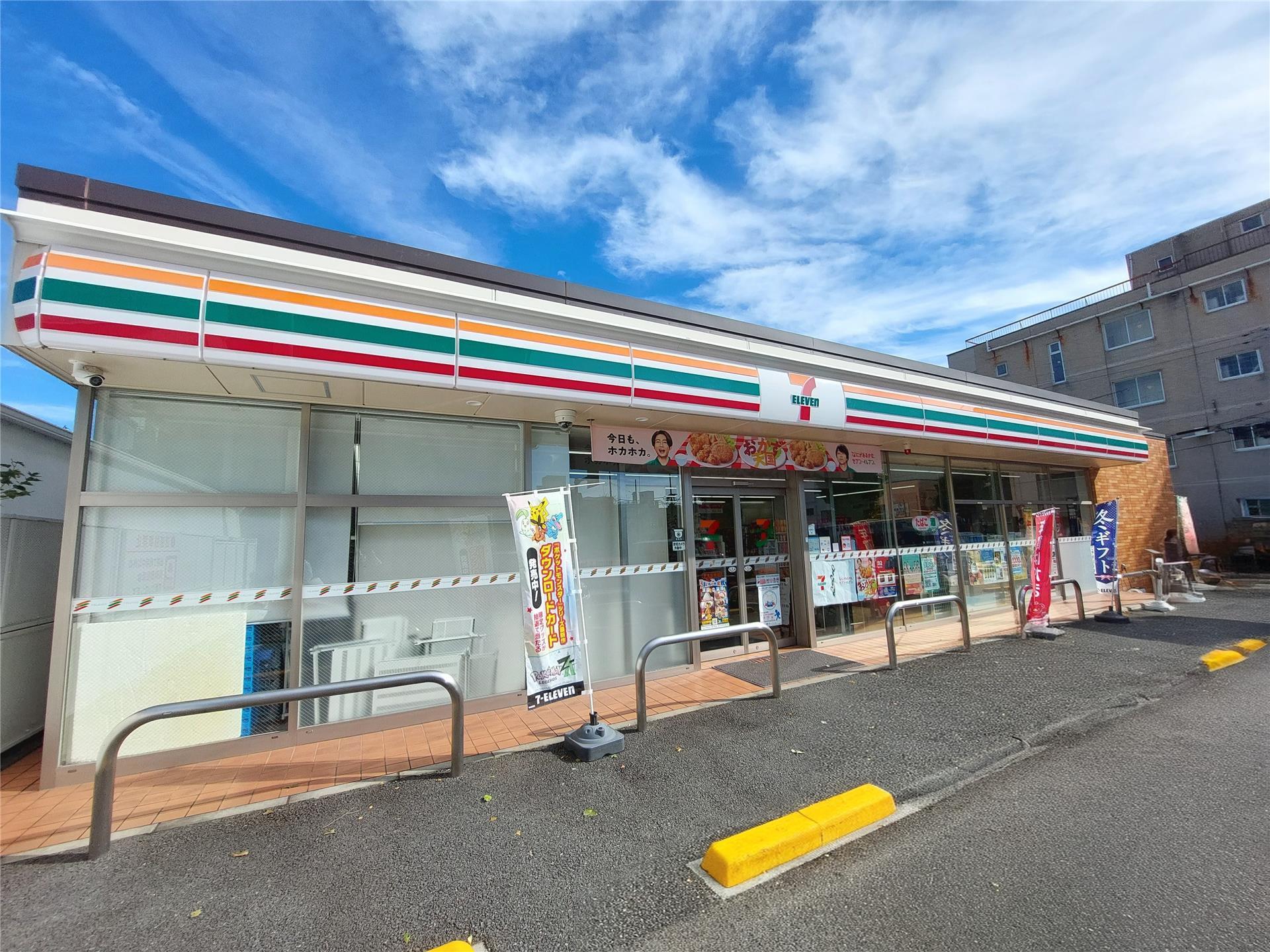 コンビニ　セブンイレブン伊東駅前店（コンビニ）まで511m
