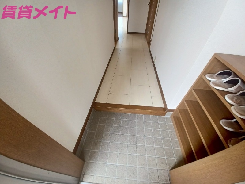 VIA EMILIAの玄関写真