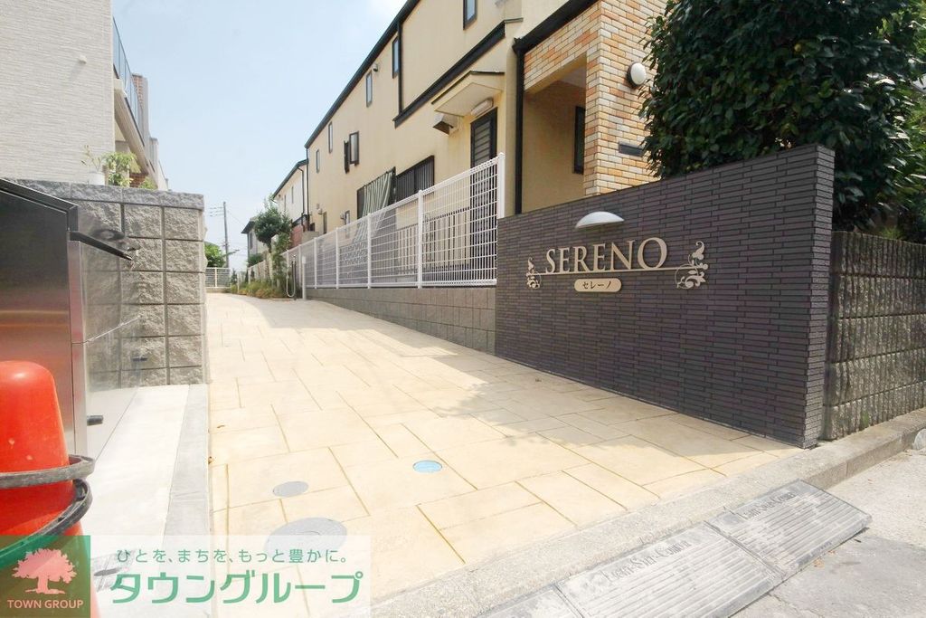 エントランス　駐車場