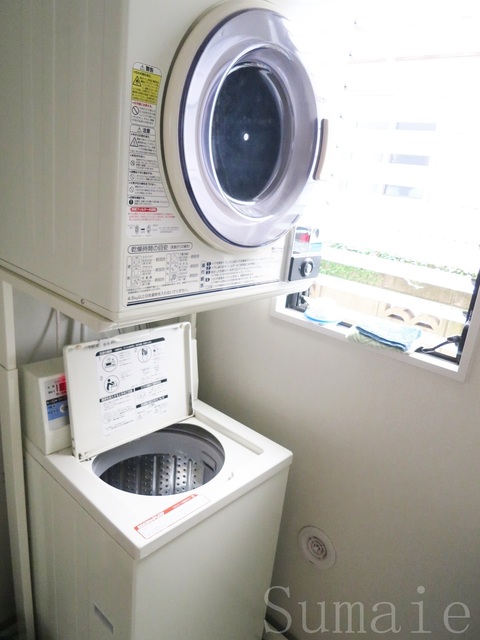 その他設備　洗濯機と乾燥機も共同です♪