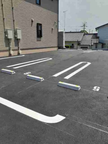 駐車場　駐車場があるので、車を買う予定の方も安心です
