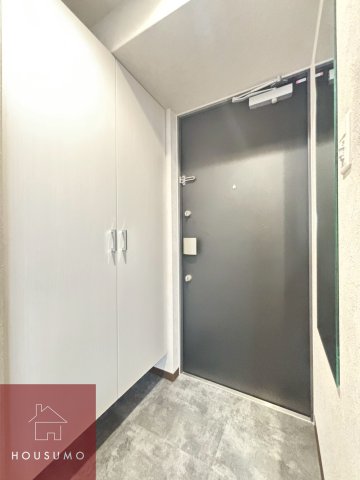 ファーストフィオーレ吹田レガーメの玄関写真