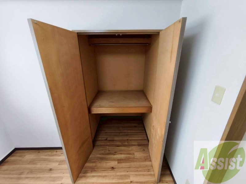 収納　寝室の収納です。部屋がすっきり片付きます。