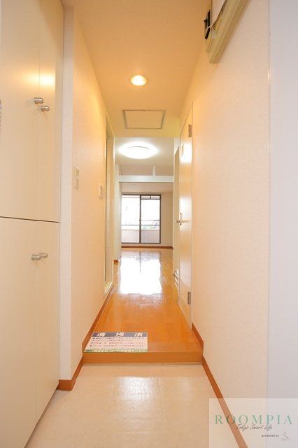 ガーデンプレイス市ヶ谷の玄関写真