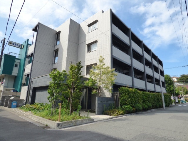 建物外観　オートロック完備