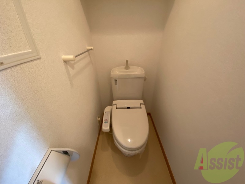トイレ　トイレはウォッシュレット付きで嬉しいですね。