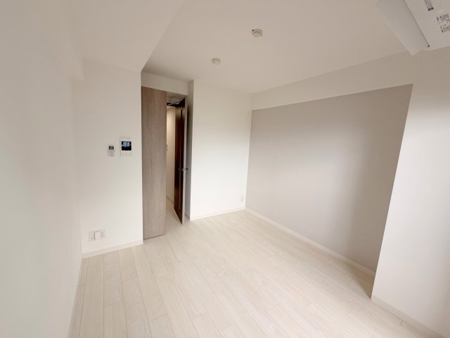 その他部屋・スペース　ゆとりのあるベッドルームで快適な睡眠をとってくださいね。