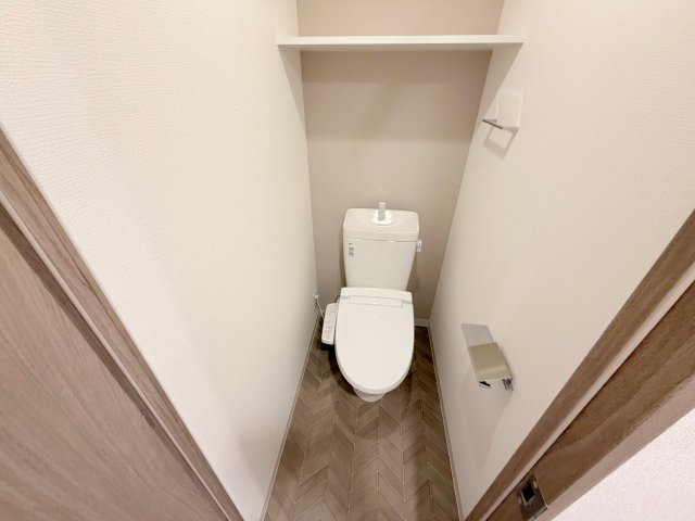 トイレ　綺麗なトイレにはウォシュレット標準装備です。