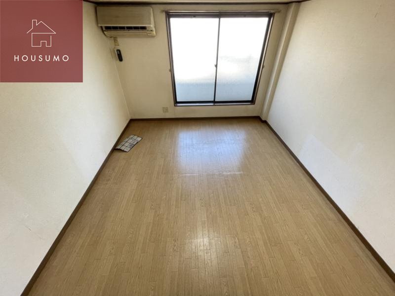 居室・リビング　こちらの居間で趣味の時間をお楽しみください