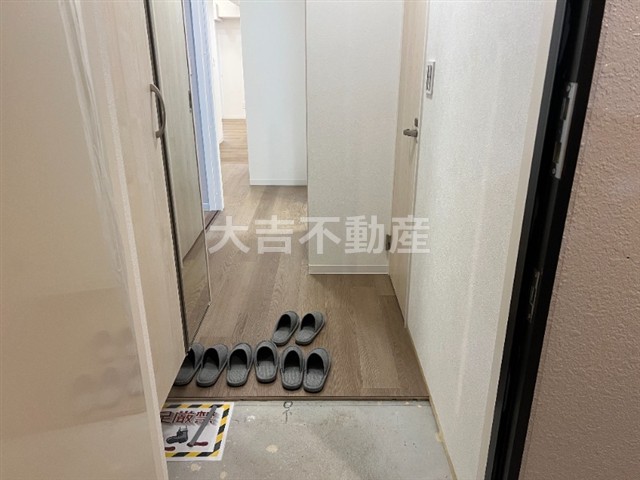 玄関　※別部屋の写真です