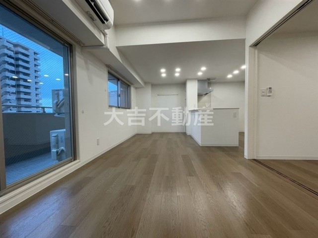 居室・リビング　※別部屋の写真です