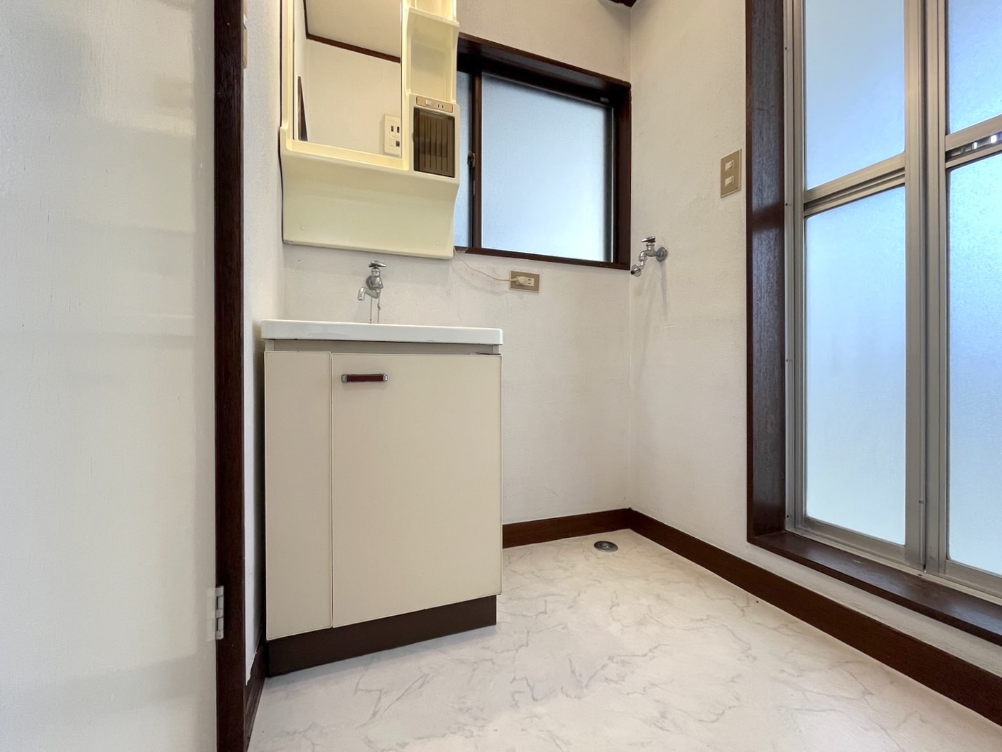 洗面設備　室内洗濯機置場・脱衣スペース