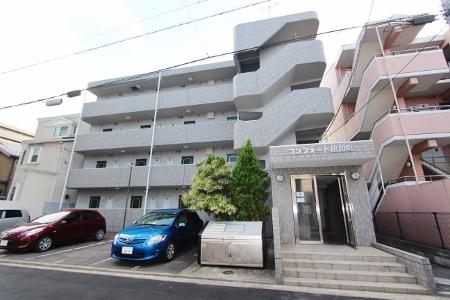 高松市昭和町のマンションの建物外観