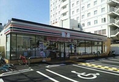 コンビニ　セブンイレブン 高知升形店（コンビニ）まで438m