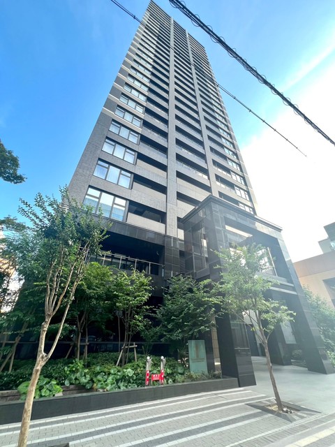 プレサンスレジェンド堺筋本町タワーの建物外観
