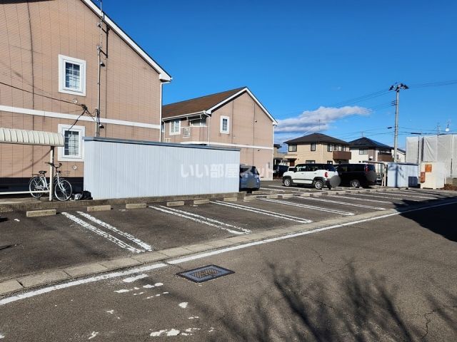 【柴田郡柴田町槻木駅西のアパートの駐車場】