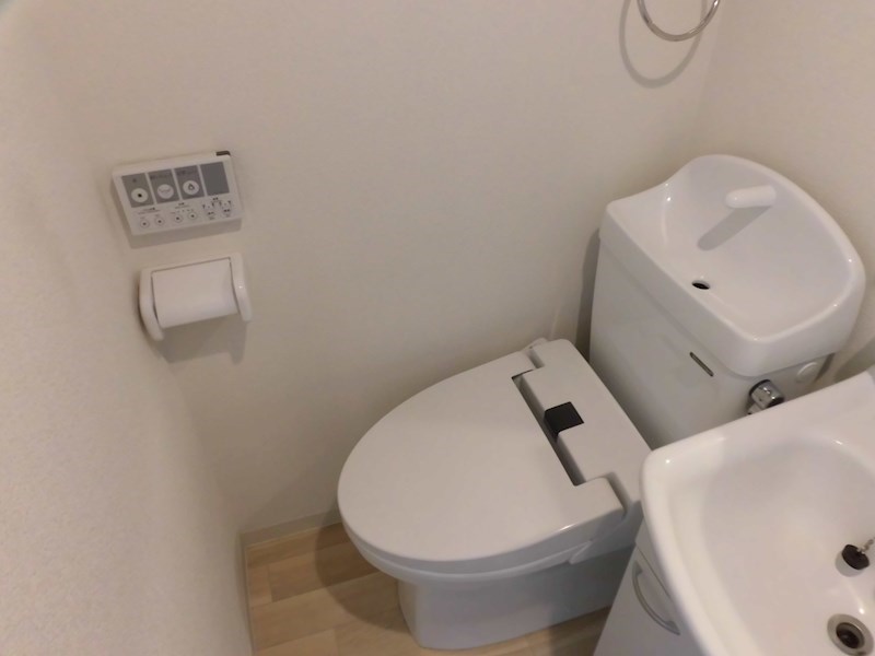 トイレ　同物件別号室