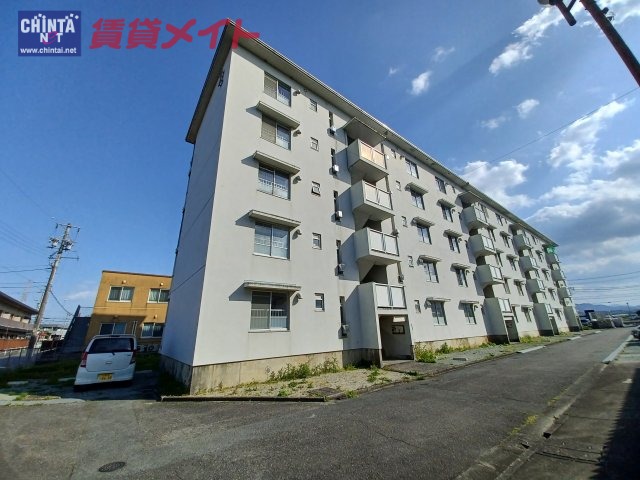 松阪市井村町のマンションの建物外観