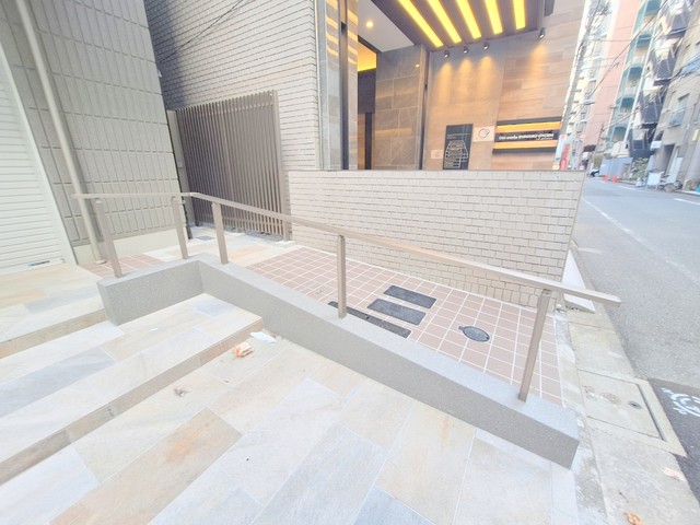 【新宿区新宿のマンションのロビー】