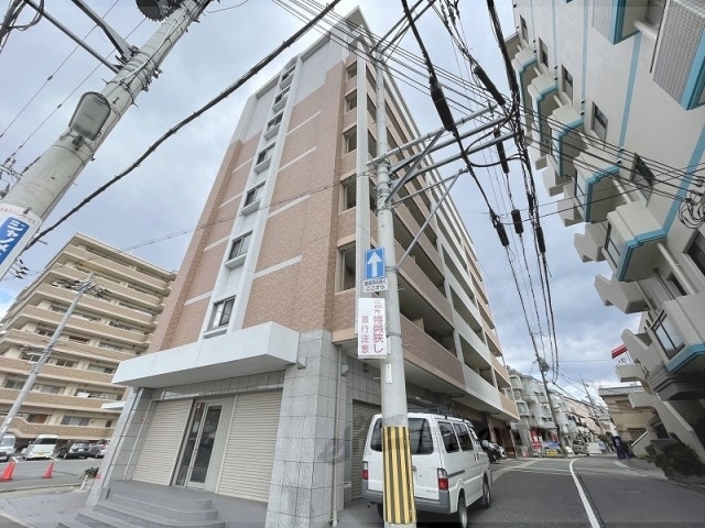 奈良市法華寺町のマンションの建物外観