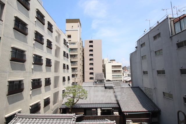 【京都市中京区壺屋町のマンションの眺望】