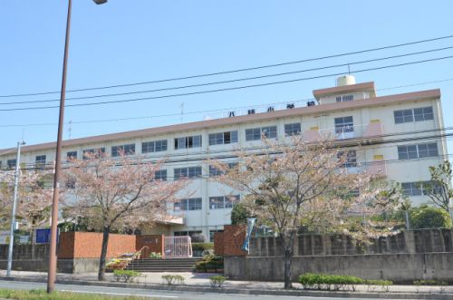 【エアフォルクＢ棟の小学校】