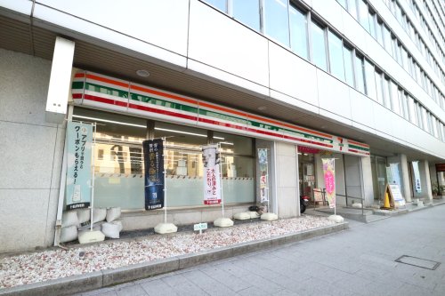 【プラウドタワー名古屋伏見のコンビニ】