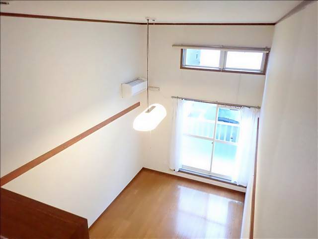 居室・リビング　ロフトからの眺めです。