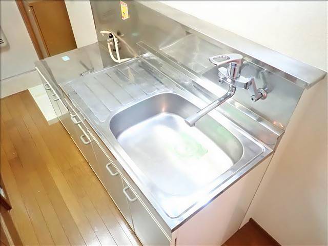 キッチン　調理スペースのある使い勝手の良いキッチンです。