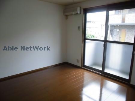 居室・リビング　日差しが差し込みます