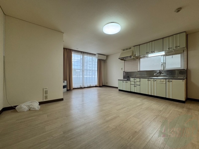 居室・リビング　広くてキレイなお部屋が広がっていて、充実した生活が送れそう。