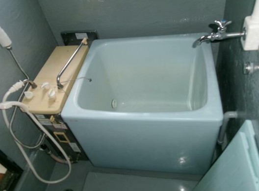 バス・シャワールーム　バストイレ別！