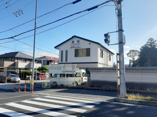 幼稚園・保育園　片岡の里こども園（幼稚園・保育園）まで870m