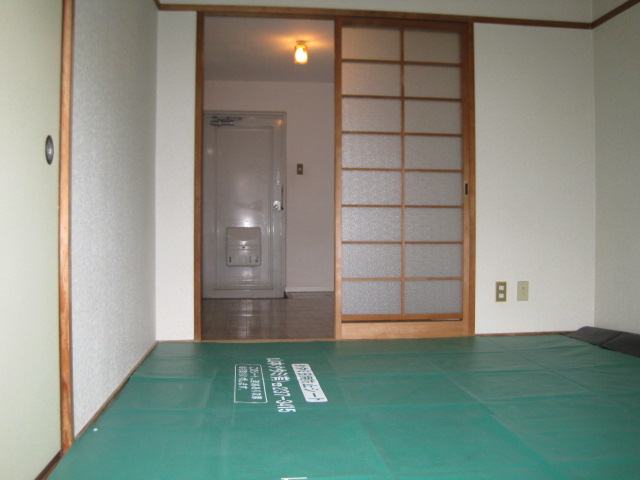 居室・リビング　※別のお部屋の写真です